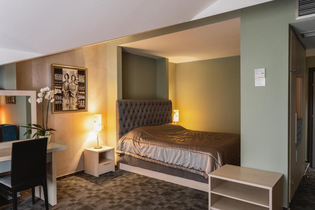 Romantique Veles Hotel Eksteriør billede